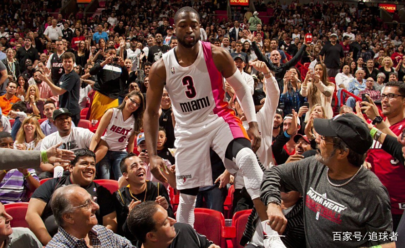 开云体育官网-洛杉矶湖人训练开放日，今夜再遭质疑引欢呼，欧冠在即，纪律约束更严格(凌晨4点的洛杉矶原话)