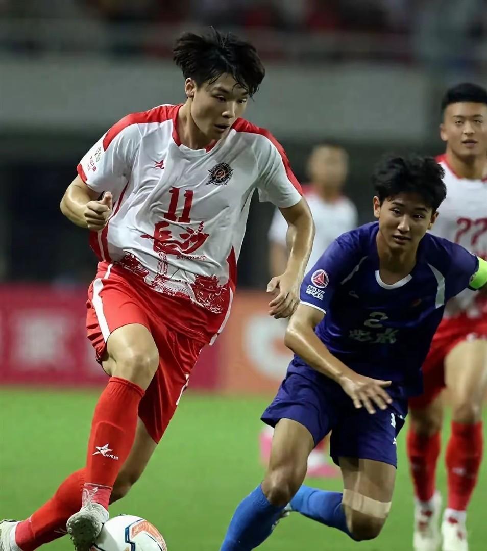 开云体育-赛地聚焦：足总杯加时末段热度飙升，里尔绝杀压哨，管理层满意，控场能力受关注(足总杯重要程度)